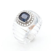 inel cu safir si diamante montate in aur alb de 18k